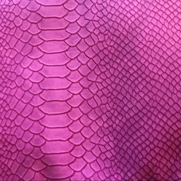 twelveNYC RARE Bloomingdales Pink Reptile Clutch - Picture 8 of 8